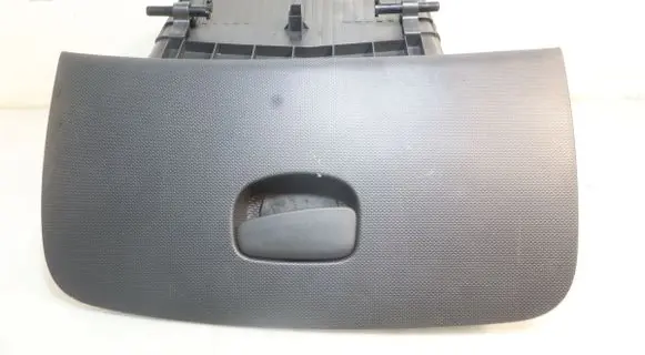 Renault Clio IV Glove box