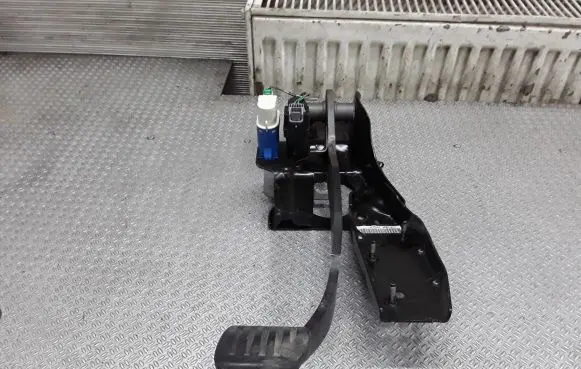 Ford Galaxy Brake pedal 7G9N2D094JA