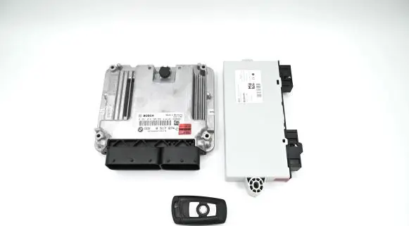 BMW 5 F10 F11 Engine ECU kit and lock set 8517874 13618517874 0281018506