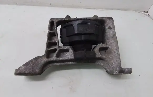 Ford Focus ST Engine mount bracket