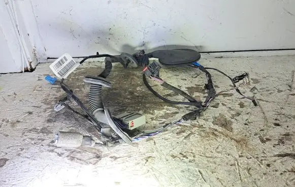 Land Rover Discovery 4 - LR4 Rear door wiring loom CH2214632DC HC1126104012