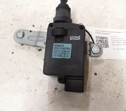 Hyundai Santa Fe Tailgate boot lock/latch motor 957502B000