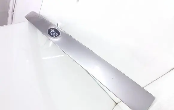 Tailgate trim