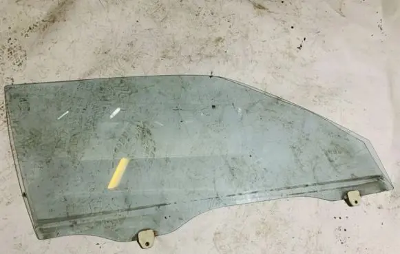 Honda Civic Front door window glass four-door