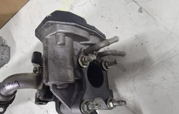 Nissan Cab Star EGR valve 147105X00D VN150100-0083 147105X00A