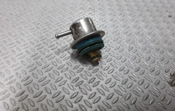 BMW 3 E46 Fuel pressure regulator 0280160503