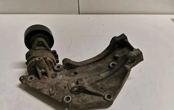Citroen C4 I Picasso Generator/alternator bracket 9650034280