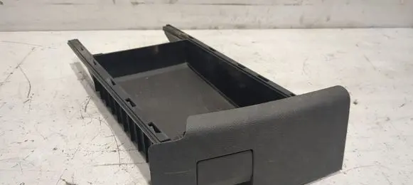 Volkswagen Touareg I Glove box 7L0882602