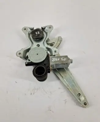 Toyota Camry Rear window lifting mechanism without motor 8572033120