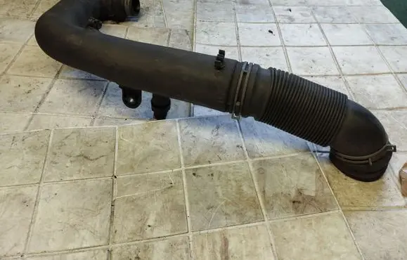 Volkswagen Golf V Intercooler hose/pipe 1K0129654AD