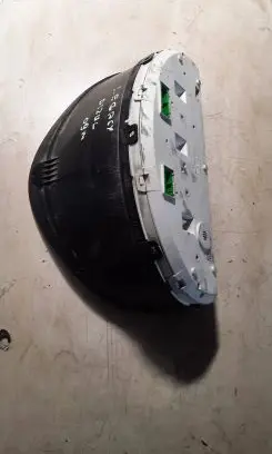 Subaru Legacy Speedometer (instrument cluster)