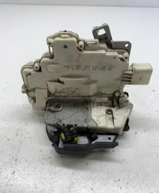 Audi A4 S4 B7 8E 8H Front door lock 8E1837016AA