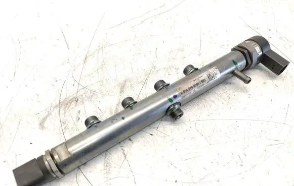 Mercedes-Benz C W205 Fuel main line pipe A6540700095 18172010851