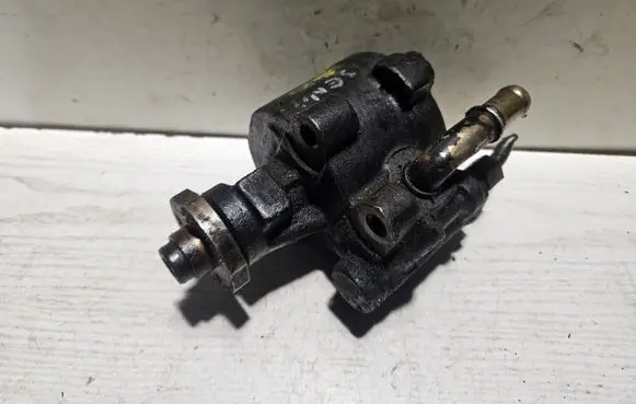 Renault Scenic I Power steering pump 7846075
