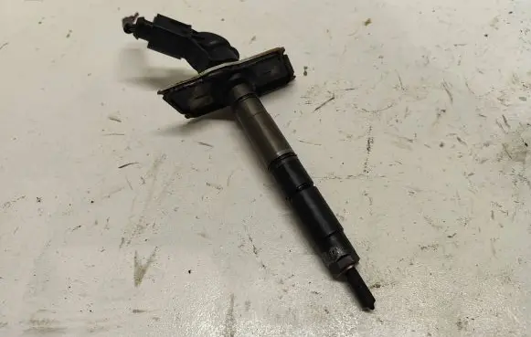 Audi A4 S4 B7 8E 8H Fuel injector 059130277AH