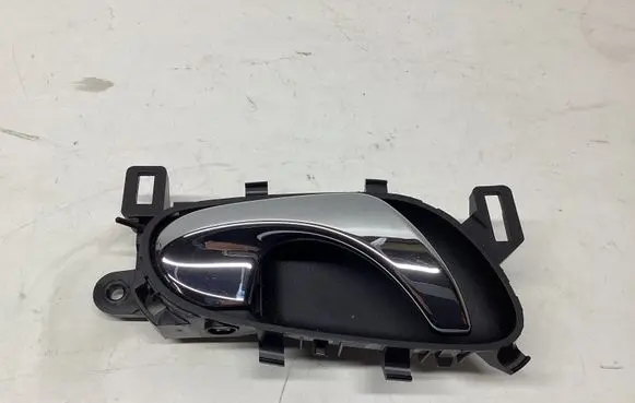 Nissan Qashqai Rear door interior handle 80670