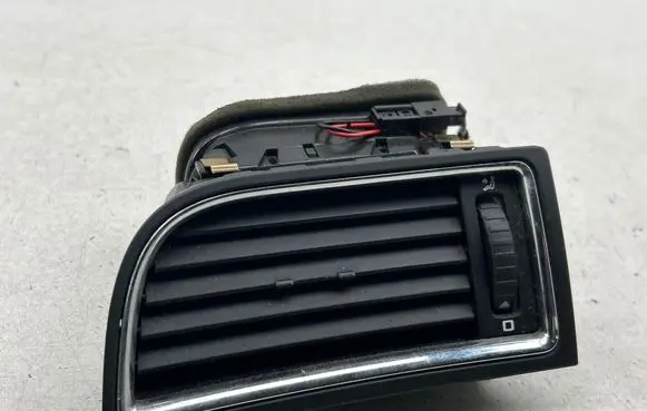 Skoda Superb B6 (3T) Dashboard side air vent grill/cover trim 3T0819701