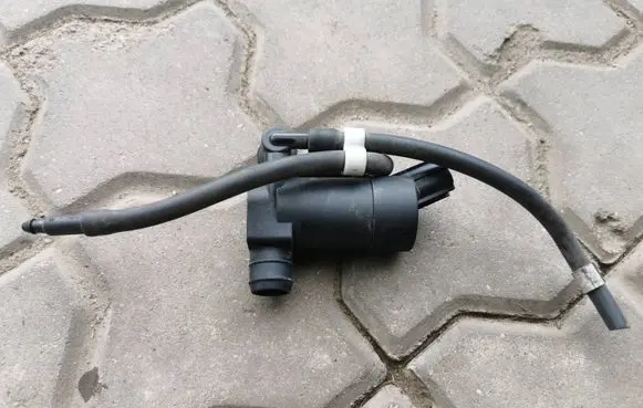 Volvo V50 Windscreen/windshield washer pump 1S7117K624F T655C