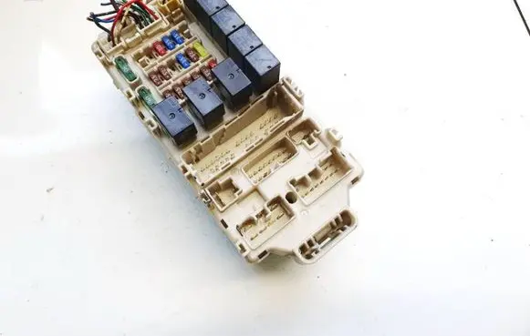 Mitsubishi Lancer Fuse box set 8637a331 g8c-223m-5c