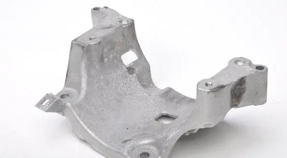 Volvo XC60 Generator/alternator bracket 31480101