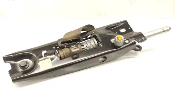 Volvo V70 Front seatbelt 624132333A 6304769 P39818797