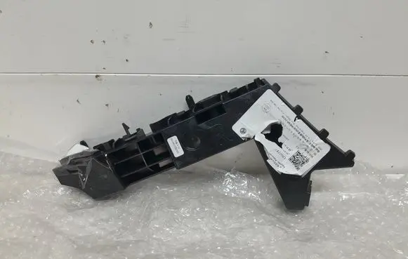Front bumper mounting bracket