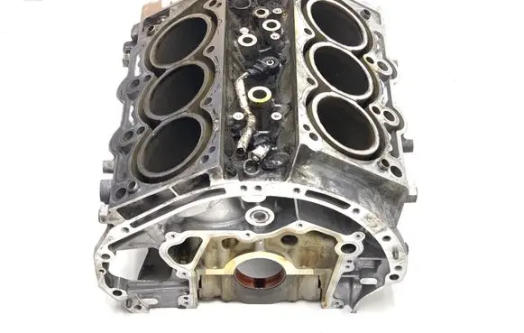Jeep Cherokee Engine block P68229653AA FW522518