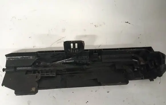BMW 3 E90 E91 Radiator mount bracket 1710752491410