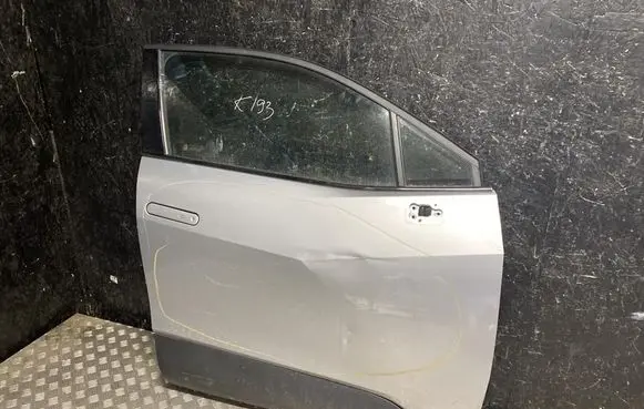 Toyota C-HR II Front door 