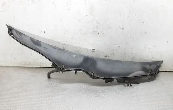 Mercedes-Benz C W203 Wiper trim 2038300813