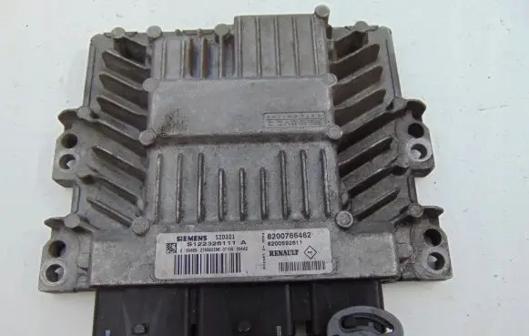 Renault Megane II Engine control unit/module S122326111A