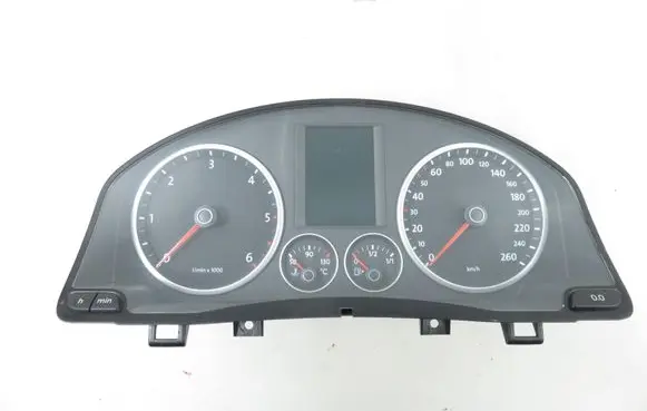 Volkswagen Tiguan Speedometer (instrument cluster) 5N0920870D