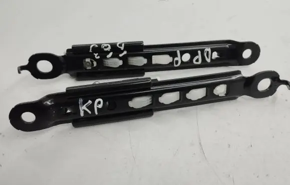 Toyota Avensis T270 Seat belt adjustment rail 19315001