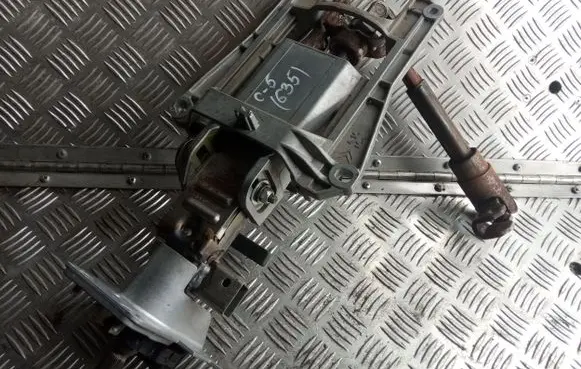 Steering wheel axle set