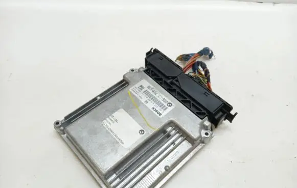 BMW 7 E65 E66 Engine control unit/module 7799899