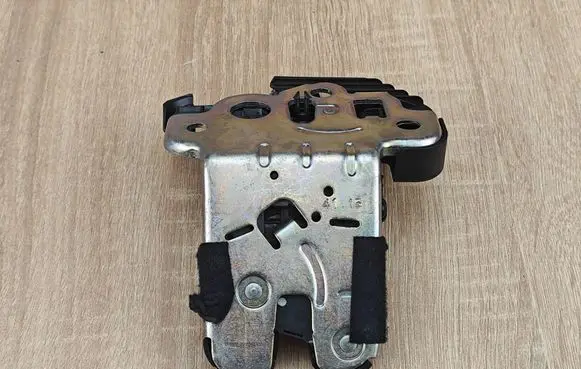 Tailgate/trunk/boot lock/catch/latch