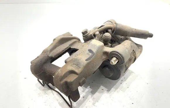 Volkswagen PASSAT B8 Rear brake caliper 3Q0615405J