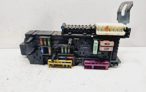 Mercedes-Benz E W212 Fuse box set A2129004122