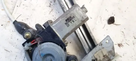 Mazda 323 Front door window regulator motor 3600051709