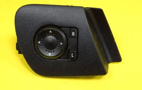 Skoda Octavia Mk2 (1Z) Wing mirror switch 1U2959565C 1U2867186