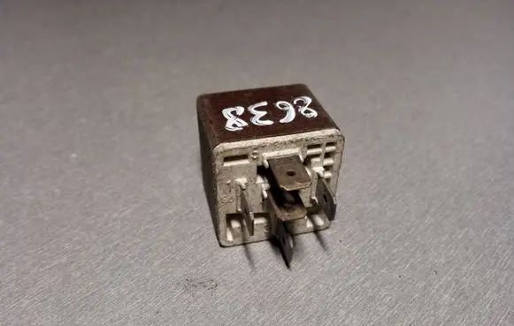 Renault Laguna I Other relay 7700810929B 12V25A20A