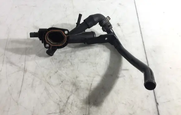 Volkswagen PASSAT B7 Engine coolant pipe/hose 03L121131AA