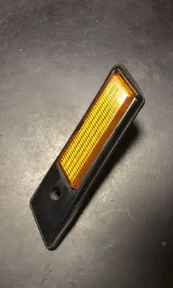 BMW 5 E34 Front fender indicator light 1378014