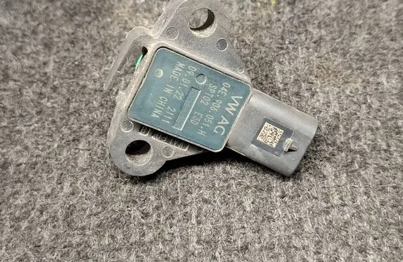 Volkswagen Taigo Air pressure sensor 04E906051H