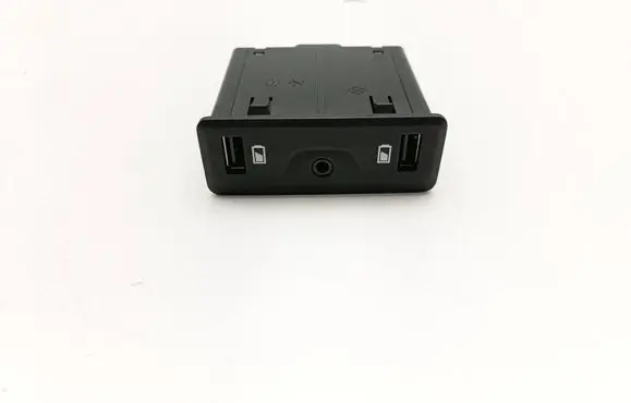 Renault Talisman AUX in-socket connector 280239684R DQ16480514
