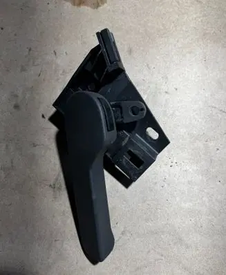 Volkswagen Golf V Engine bonnet (hood) release handle 1J1823533C PA6GF25
