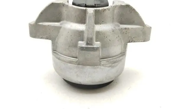Engine mount bracket