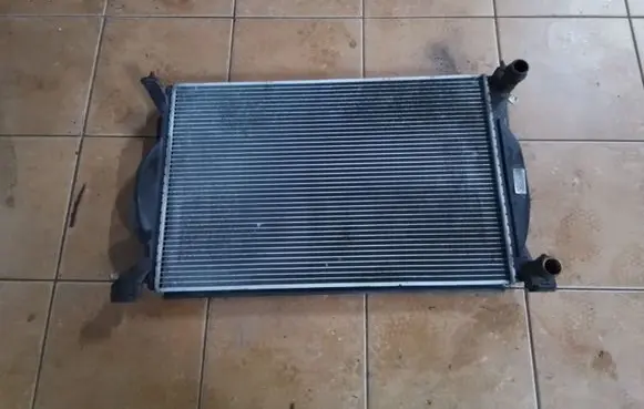 Audi A4 S4 B7 8E 8H Coolant radiator 8E0121251A
