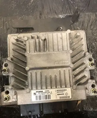 Renault Megane III Engine control unit/module 8200565863 S122326108A 8200495479