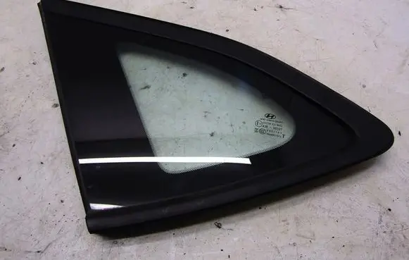 Hyundai Tucson TL Rear side window GMAUTO4574097